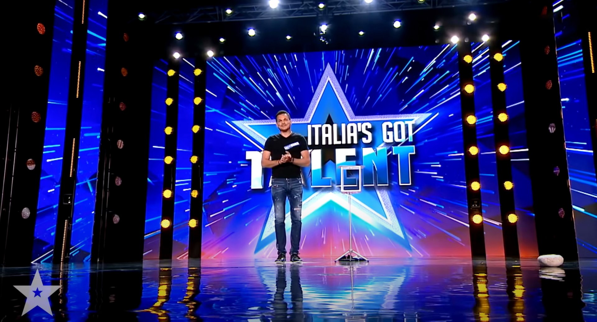 Marco Miele auf der Bühne von Italia's Got Talent